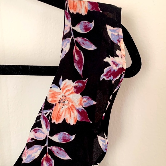 Summery floral Romper - Picture 3 of 8